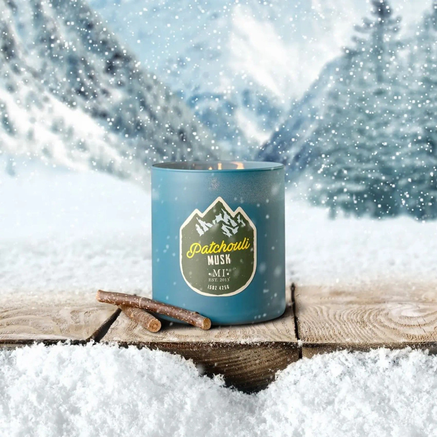 Sojová vonná svíčka pro muže Patchouli Musk Colonial Candle