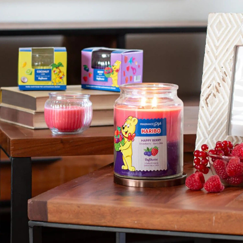 Haribo duża świeca zapachowa w szkle 2w1 Happy Berry truskawka jagody żelki 510 g