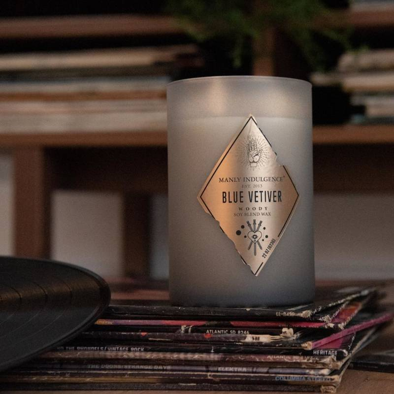 Pánská vonná svíčka sojová Blue Vetiver Colonial Candle
