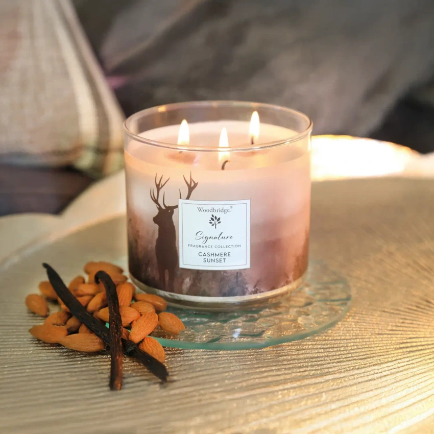 Woodbridge Signature Collection große 3-Docht-Duftkerze im Glas 410 g - Cashmere Sunset