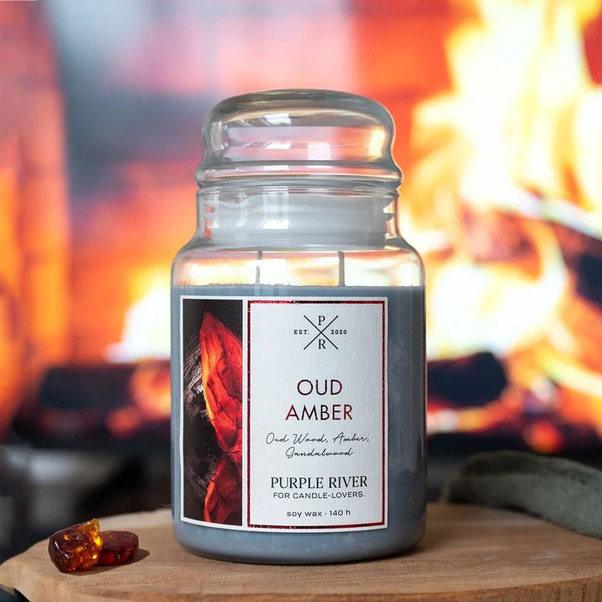Sojová vonná svíčka Oud Amber Purple River 623 g